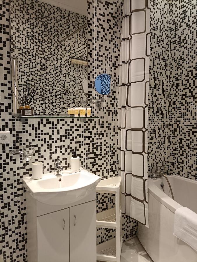 Centrally Located Studio Apartment Riga Luaran gambar