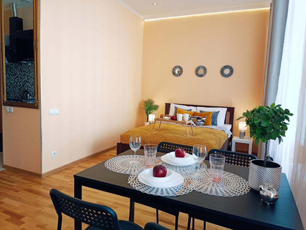 Centrally Located Studio Apartment Riga Luaran gambar