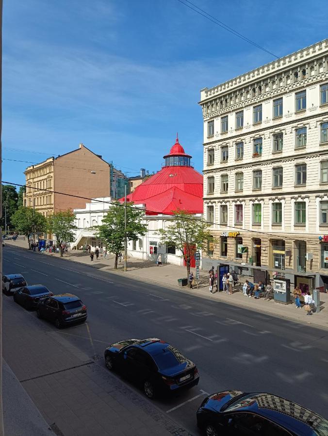 Centrally Located Studio Apartment Riga Luaran gambar